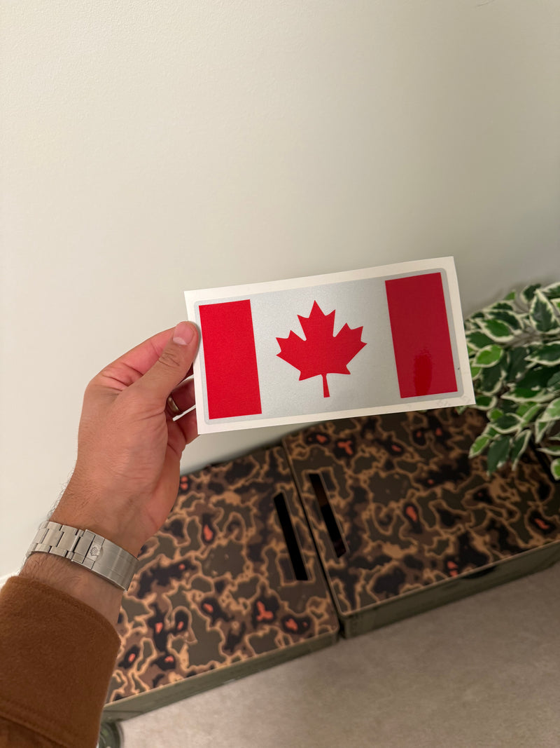 Chargez l&#39;image dans la visionneuse de la galerie, Canada Flag Reflective Decal
